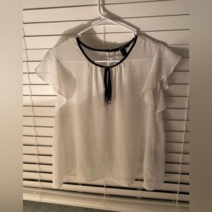 Forever 21 black and white blouse